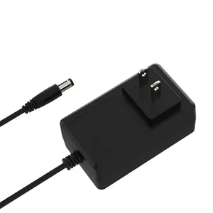 Montaggio a parete scooter elettrico li ion battery charger 12.6v 2a ac dc power adapter di alimentazione con spina DEGLI STATI UNITI e UL FCC per la batteria al litio