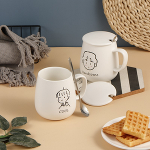 Tasse à café Mr & Mrs en céramique imprimée de logo personnalisé pour couple avec cuillère, design <span class=keywords><strong>personnage</strong></span> de dessin animé, pour cadeau de mariage - Product Image 4