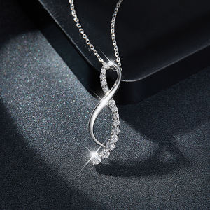 Colliers pendentifs personnalisés en argent sterling massif plaqué or blanc avec diamants en moissanite - Product Image 4