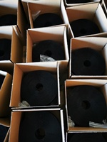 Grillage de protection anti-oiseaux pour panneaux solaires en HDPE noir de 1,0 mm avec revêtement PVC, mailles de 1/2 pouce x 1/2 pouce et kit de clips/épingles