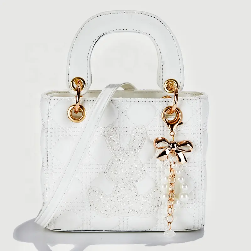 2024 шикарная роскошная дизайнерская кожаная сумка-мессенджер с одним ремнем для женщин, шелковая подкладка, украшение с надписью