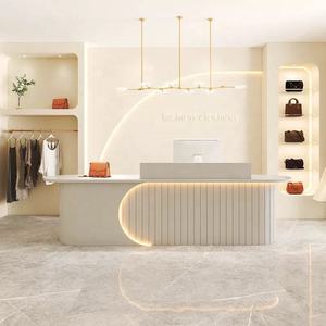 Conception et personnalisation de comptoirs de réception haut de gamme et épurés pour salons de beauté, salons de coiffure, magasins de vêtements pour femmes et entreprises. - Product Image 6