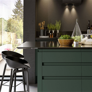 ตู้ครัว MDF สีเขียวราคาประหยัดแบบสั่งทำพิเศษจาก Vermonhouzz โครงเมลามีน บานประตูไร้มือจับ - Product Image 2