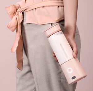 <span class=keywords><strong>Prix</strong></span> d'usine 7.4V 400ml Rechargeable Bouteille Mélangeur Mini Mélangeur À Main Smoothie Maker USB Mélangeur Portable Mélangeur Tasse - Product Image 5