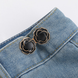 Réducteur de taille réglable, clip de serrage à fleurs de camélia pour un ajustement parfait, fixe la taille lâche sans <span class=keywords><strong>couture</strong></span> pour les jeans - Product Image 4