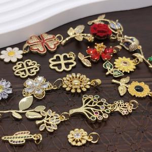 Colgante de Flor, Árbol de la Vida, Trébol de Cuatro Hojas y Girasol con Microincrustaciones y Baño de Oro de 18K, Accesorio de Lujo Ligero para Collar o Pulsera DIY - Product Image 2
