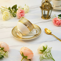Service de table 98 pièces en porcelaine fine dorée gaufrée pour 12 personnes, comprenant assiettes plates, assiettes à soupe, bols à salade et tasses à café/thé, pour la maison