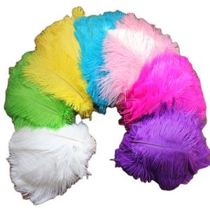 Décoration de mariage carnaval, <span class=keywords><strong>plumes</strong></span> d'autruche <span class=keywords><strong>blanches</strong></span> pas chères - Product Image 1