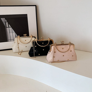2025 Vintage <span class=keywords><strong>tracolla</strong></span> a <span class=keywords><strong>catena</strong></span> da donna pieghevole alla moda pochette con manico in metallo <span class=keywords><strong>borsa</strong></span> e borsetta - Product Image 4