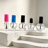 Bouteilles de vernis à ongles en verre transparentes, forme irrégulière, mignonnes et uniques, en forme de cœur pour flacons de fleurs, avec applicateur pinceau, en gros, marque privée