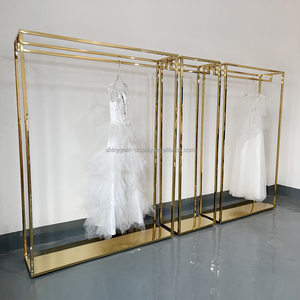 Espositore Stand Personalizzato in Acciaio Inox Dorato per Abiti Appesi, Negozio di Abbigliamento, Abiti da Sposa, per Boutique - Product Image 1