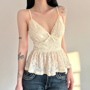 Top court à volants sexy sans manches en dentelle vintage pour femmes, col en V plongeant, bretelles spaghetti - Product Image 3