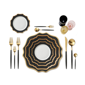 Services de <span class=keywords><strong>table</strong></span> en <span class=keywords><strong>porcelaine</strong></span> céramique noire à motifs floraux avec assiettes de présentation incrustées d'or pour mariages, banquets et réceptions à domicile - Product Image 4