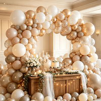 Guirlande d'arche de ballons personnalisée orange, or et rose pour fête d'anniversaire par Balloon Factory, comprenant des ballons de 5 à 36 pouces.