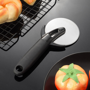 Cortador de Pizza Resistente con Protector de Seguridad, Acero Inoxidable 304 - Product Image 4