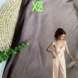 Tissu en gros 40D 180g 82% nylon 18% élasthanne, haute élasticité, léger et respirant <span class=keywords><strong>pour</strong></span> <span class=keywords><strong>sous</strong></span>-vêtements haut <span class=keywords><strong>de</strong></span> gamme, maillots <span class=keywords><strong>de</strong></span> bain et combinaisons <span class=keywords><strong>de</strong></span> plongée - Product Image 1