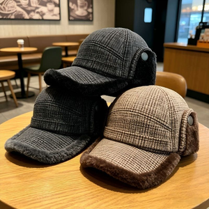 Chapeau de baseball en peluche édition coréenne automne-hiver, coupe-vent avec protection des oreilles, style Lei Feng, pour le ski et le cyclisme - Product Image 1