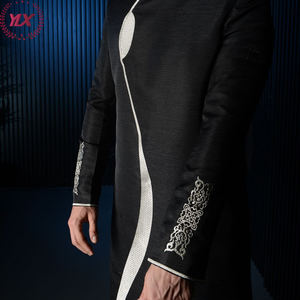 Robe Abaya Luxueuse pour <span class=keywords><strong>Homme</strong></span> en Tissu Polyester Blanc Exquis avec d'Élégants Détails Dorés Faits Main Qualité Haut de Gamme - Product Image 6