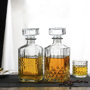 Bouteilles en verre carrées transparentes recyclables, best-sellers, fournies par l'usine, pour la vodka, la tequila, le whisky, le vin, en différentes tailles - Product Image 4
