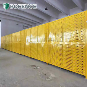 Recinzione di Sicurezza per Robot - Rete Perforata per Isolamento in Officine di Automazione Industriale - Product Image 4