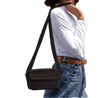Grande Capacité Nouveau Durable Polyester Voyage Pochette Pliable Zipper Stockage Portable Suspendu À La Mode Eau Cosmétique Cas