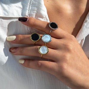 بيع بالجملة من المصنع خواتم مفتوحة من الفولاذ المقاوم للصدأ مطلية بالفضة مستديرة من قشرة العقيق الأسود الطبيعي المطلي بالذهب عيار 18 - Product Image 1