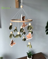 Produits pour bébés en gros, mobiles de berceau bohèmes en feutre doux, papillon, feuille, mobiles de berceau faits à la main pour bébés avec des perles en bois
