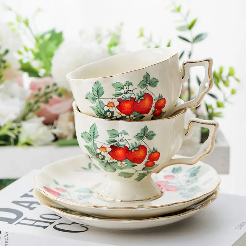 Ensemble tasse à thé et soucoupe vintage 7.5 oz 200ml ensemble de tasses à café et à thé en porcelaine cadeaux de mariage tasses à fleurs en céramique