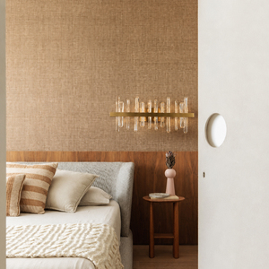 Applique murale décorative horizontale en cristal transparent avec base en laiton brossé pour appartement, villa, hôtel - Product Image 6