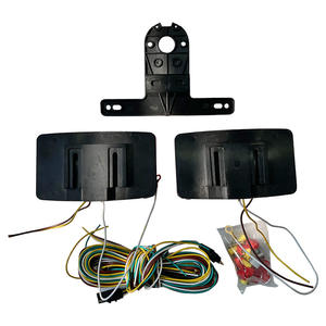 Kit de feux arrière universels 12V à LED avec lentille rouge, submersibles, pour camping-cars, camions, yachts, modernisation et amélioration - Product Image 3