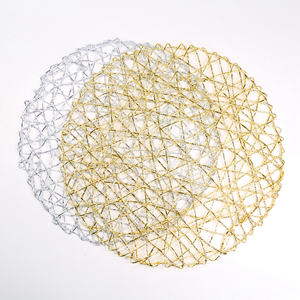 Tovaglietta Rotonda in Carta Traforata Tabletex 38cm, Tovaglietta Glitterata Gialla Intrecciata - Product Image 1