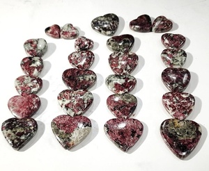 Cabujón de Eudialita Roja Natural en Forma de Corazón, Gema Suelta para Joyería de Colgantes - Product Image 6
