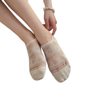 Calcetines de malla transpirable para mujer, color gris claro, absorbentes del sudor, invisibles, de color sólido, para primavera y verano - Product Image 4