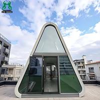 Toilettes portables Junyaoding T7 à structure triangulaire en acier, panneaux sandwich, design contemporain, garantie 1 an pour usage domestique