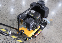 Compacteur vibrant portable 60 kg essence/diesel avec poignée pliable pour la construction de routes et le compactage de sols/asphalte
