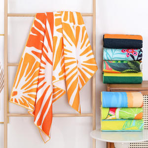 Telo Mare Rosso Anti-Sabbia Personalizzabile con Logo, all'Ingrosso, con Motivo Arcobaleno, per Estate, Mare, Nuoto e Vacanze - Offerta Speciale - Product Image 1