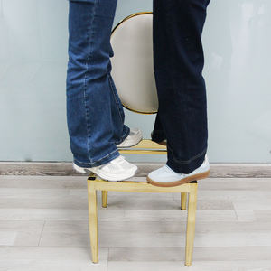 Chaise de luxe en métal avec coussins conception de chaise de banquet en acier inoxydable pour les hôtels mariages fêtes salon utilisation - Product Image 2