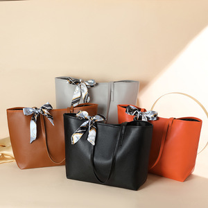 Bolso Tote de PU Elegante y Sencillo con Cierre Magnético, Nuevo Modelo 2026, Patrón Lichi, con Pañuelo de Seda, para Mujer, RTS, Pedido Mixto al por Mayor - Product Image 2
