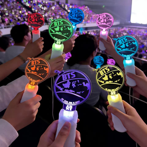 ขายส่งแท่งไฟอะคริลิคแบบกำหนดเองได้สำหรับแฟนคลับ <span class=keywords><strong>BTS</strong></span> ใช้เชียร์ในคอนเสิร์ต  ไฟสี RGB DMX สำหรับกลางคืน  แท่งไฟ LED สำหรับ Kpop - Product Image 6