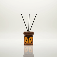 Flacon diffuseur vide en verre carré haut de gamme avec bouchon à vis, gravure florale, pour huiles essentielles, usage domestique et intérieur