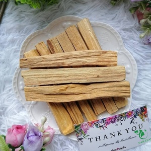 Venta al por mayor Premium ordenado aromáticos Ecuador <span class=keywords><strong>Bursera</strong></span> <span class=keywords><strong>Graveolens</strong></span> Santo Bosque 10cm Palo Santo palos De madera quemador Velas Palo De Santo - Product Image 3