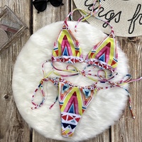 Nouvelle arrivée Bikini pour femme avec robe de couverture Maillot de bain 3 pièces Robe de bain pour femme Cache-maillot de plage 3 maillots de bain