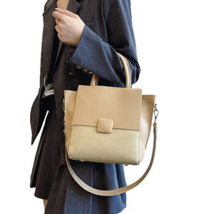 2025 New Korean Style <strong>Retro</strong> <strong>Tote</strong> Bag for Women High-End PU with Geometric Pattern Zipper Closure for Work Underarm Fashion - Product Image 1