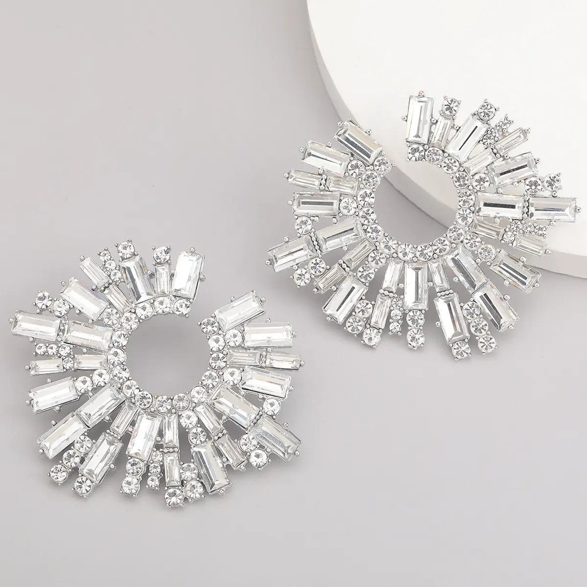 New Trend Shiny Crystal Drop Earrings Modern Dinner Party Wedding Fashion Jewelry Accessories Colorful Rhinestone Hoop Earrings
