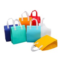 Sac isotherme non tissé personnalisé avec logo imprimé et doublure en aluminium pour la livraison de nourriture