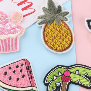 Fournir un style mignon cocotier <span class=keywords><strong>ananas</strong></span> et fruits ordinateur broderie fer <span class=keywords><strong>sur</strong></span> des patchs en tissu pour chapeaux chaussures et vêtements - Product Image 3