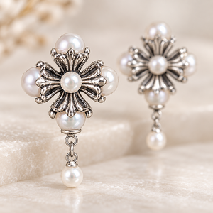Orecchini a Perno con Petali di Perla per Donne, Gioielli Eleganti Vintage alla Moda - Product Image 5