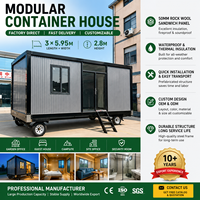 Maison mobile préfabriquée sur roues, maison modulaire moderne en conteneur, intérieur personnalisable, structure en acier, espace de vie/bureau, cuisine