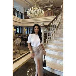 Jupe longue vintage en cuir beige avec détail rose, style portefeuille plissé, volants tricotés, imprimé décoratif, taille naturelle pour le printemps - Product Image 2