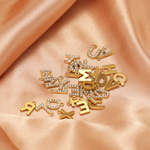 5個/袋 ステンレススチール製 10mm 英字アルファベットチャーム ダイヤモンドペンダント ネックレス ブレスレット ピアス アンクレット用パーツ - Product Image 2